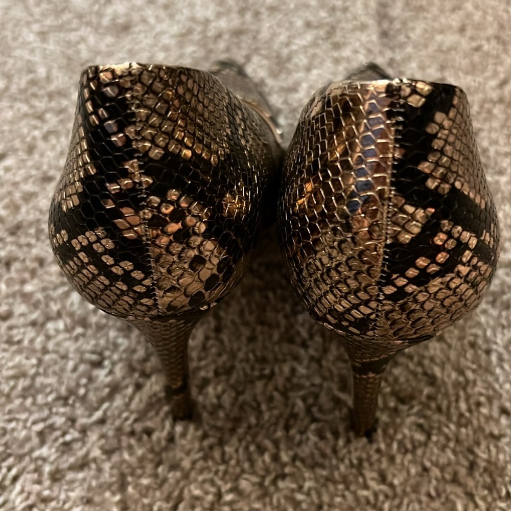 Heels - Picture 3 of 7